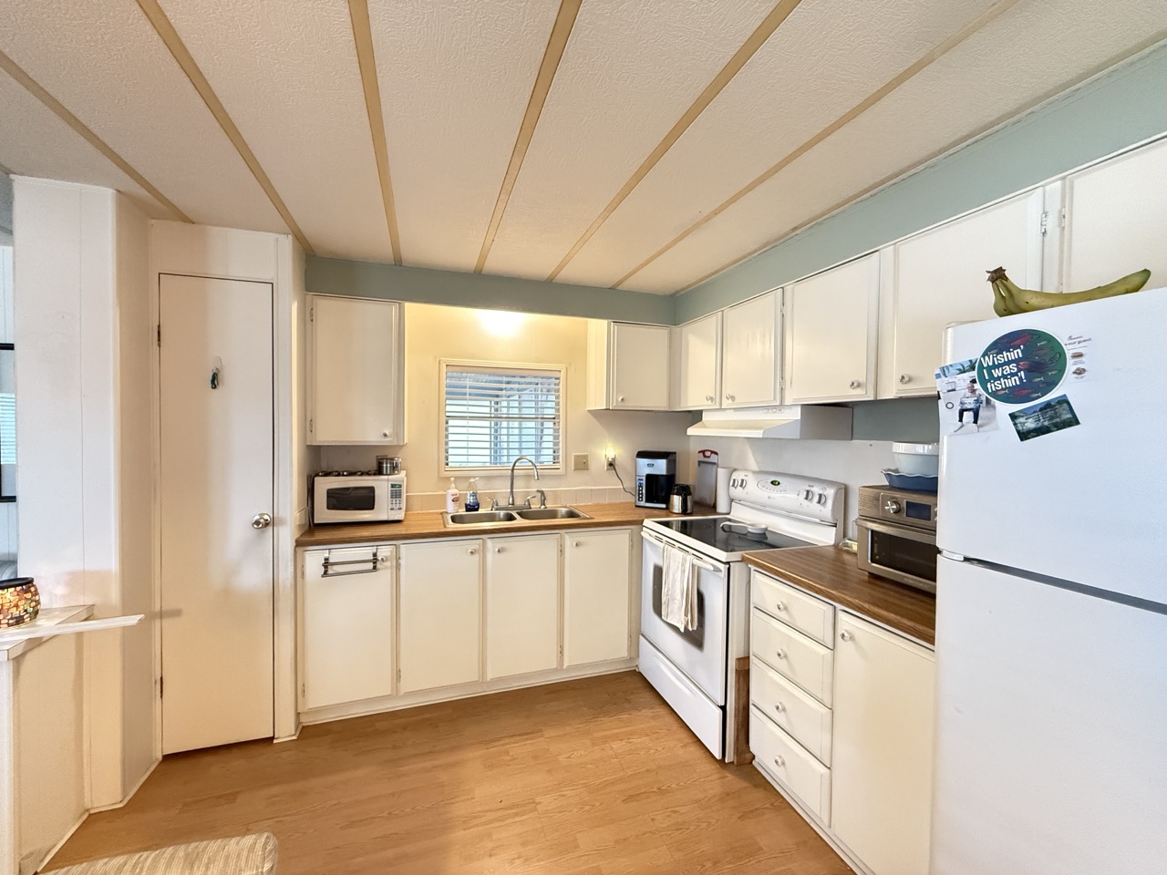 f2 kitchen